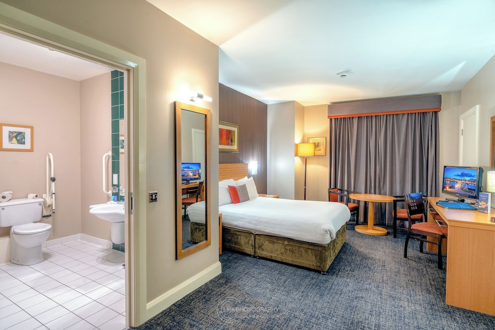 Standard Double Room, Accessible Bathtub