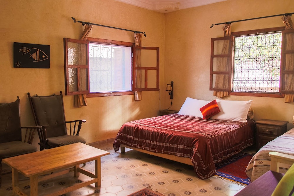 Family Room, Private Bathroom (Tamonte)