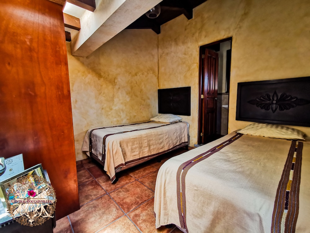 Classic Double or Twin Room, Multiple Beds, Non Smoking photo 1