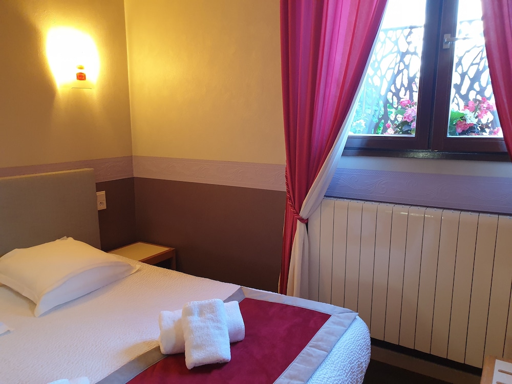 Standard Double Room photo 2