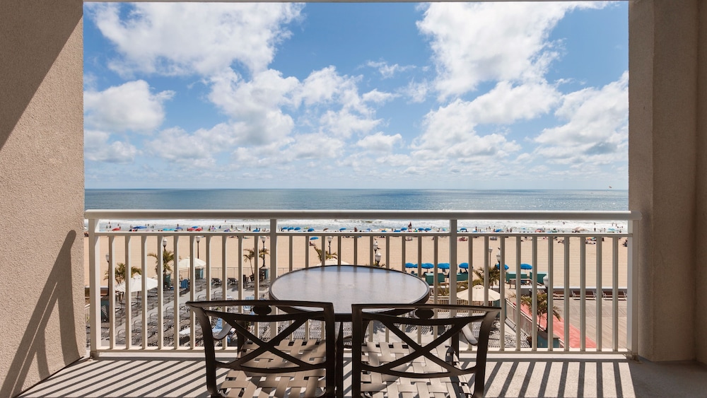 Suite, 1 Bedroom, Oceanfront - Photo 12
