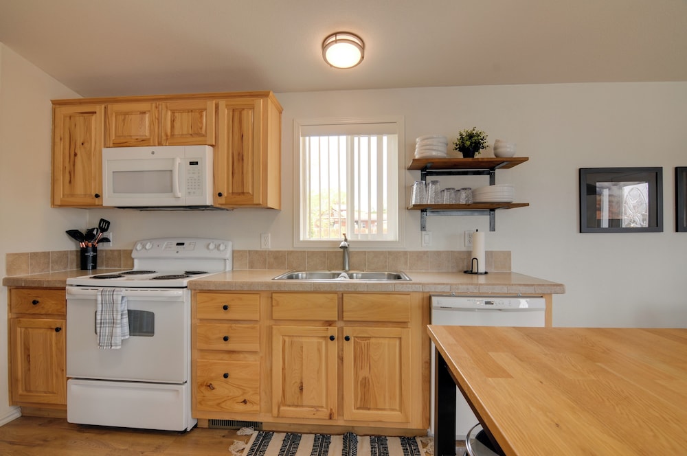 House (2 Bedrooms) photo 2