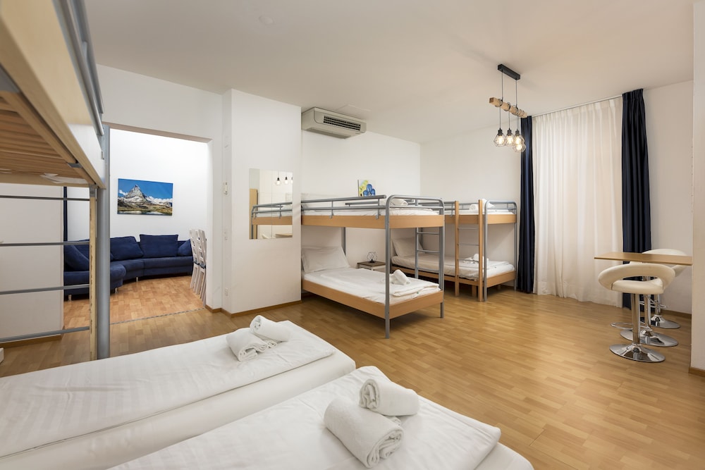 Classic Studio, Multiple Beds