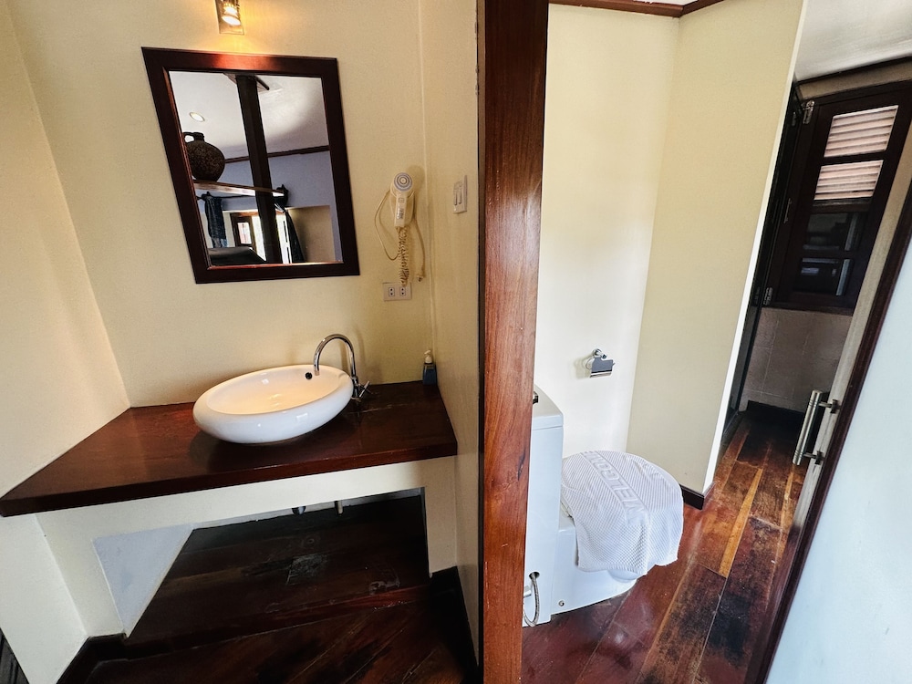 Deluxe Double Room - Photo 10