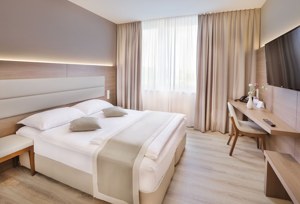 Premier Studio, 1 Bedroom, Non Smoking, Kitchenette photo 1