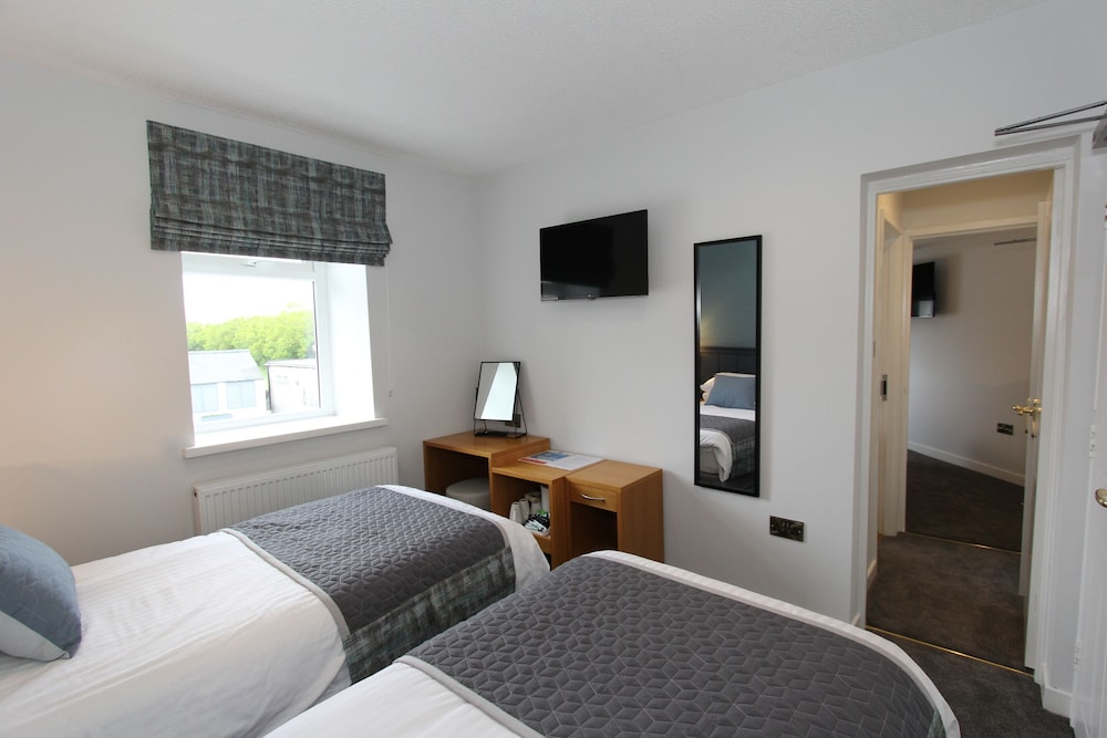 Suite, Ensuite photo 1