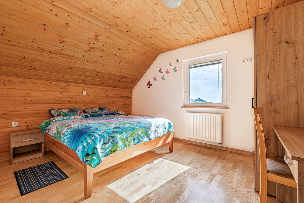 Family Chalet, 3 Bedrooms, 2 Bathrooms, Mountainside (Ranch Stojnšek House With Sauna) photo 3