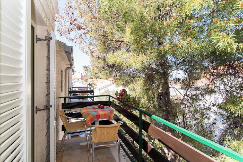 Apartment (Two Bedroom Apartment with Terrace (A) photo 1