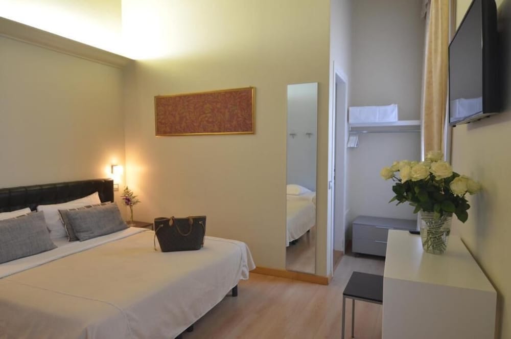 Superior Double Room, City View photo 1