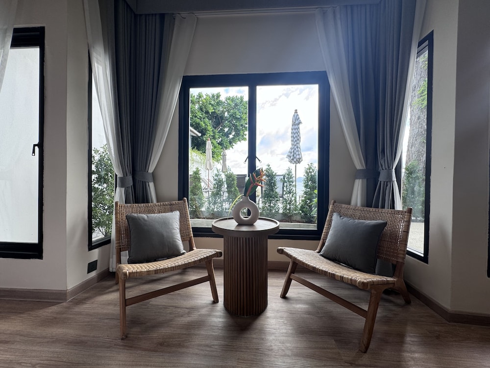 Beach Front Villa ( 1 Way Airport Transfer) - Photo 7
