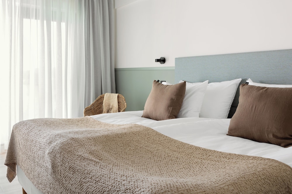 Standard Twin Room, Balcony H12LBA