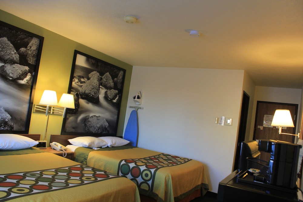 Standard Room, 2 Queen Beds photo 2