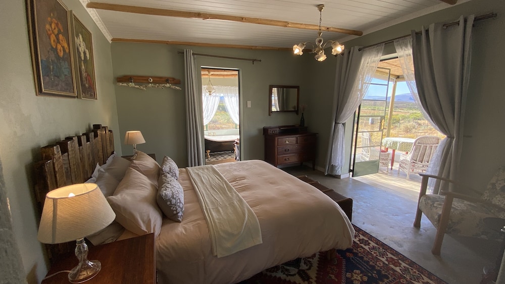 James' Honeymoon Cottage