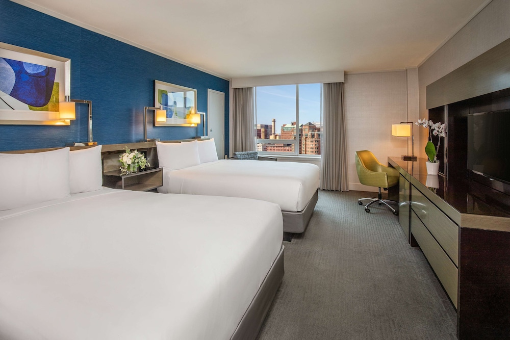 Deluxe Room, 2 Queen Beds photo 2