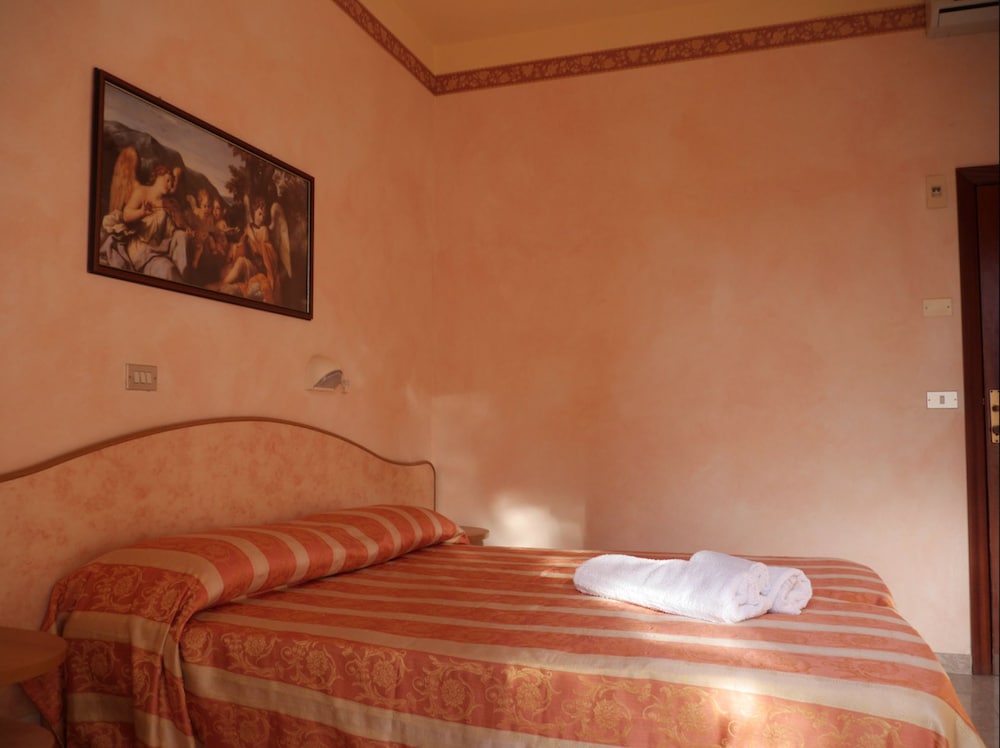 Traditional Double Room, Sea View photo 2