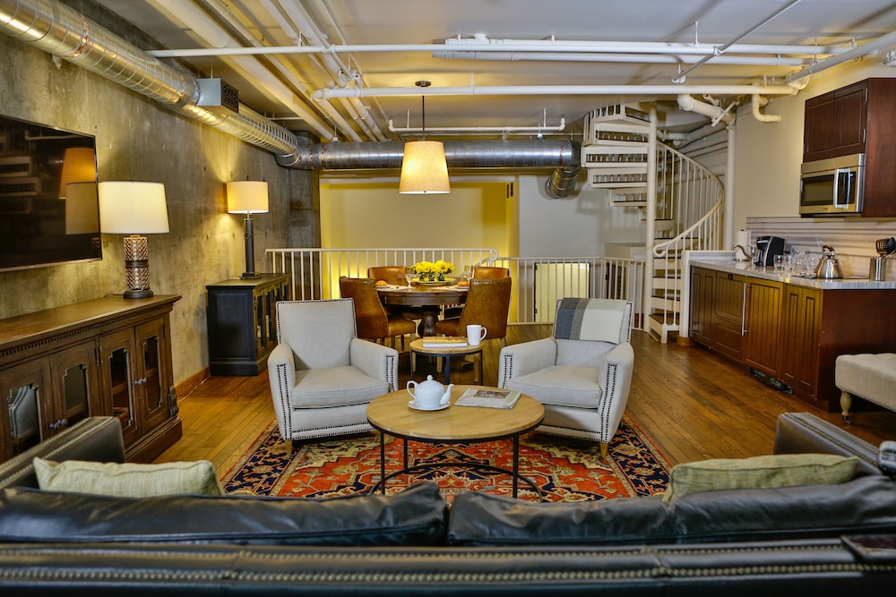 Suite, Mezzanine photo 1