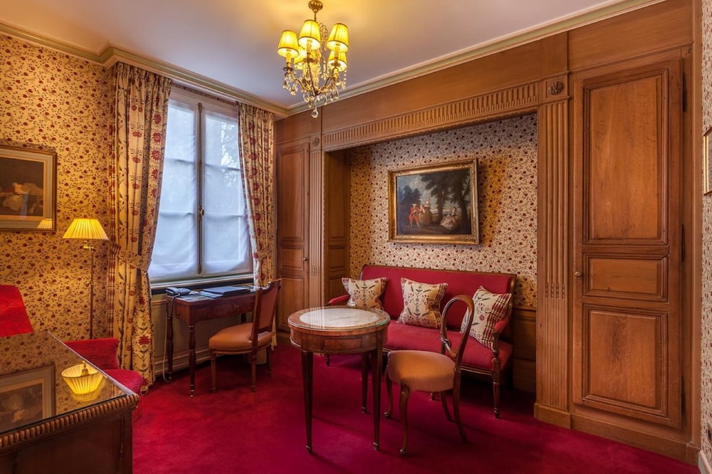 Luxury Suite
