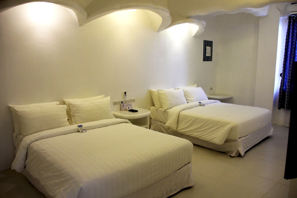 2 Bedroom Villa with Jacuzzi photo 2