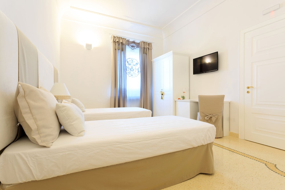 Triple Room, Garden View - Photo 1