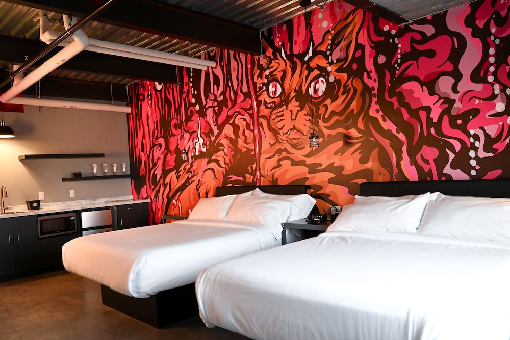 Single Room, 2 Queen Beds photo 3