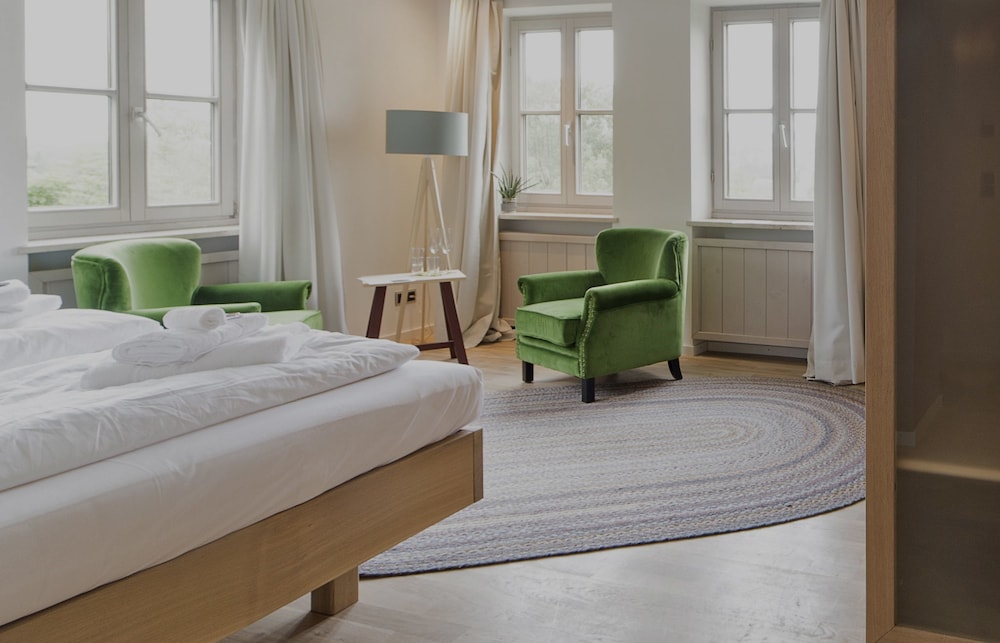 Suite - Photo 5