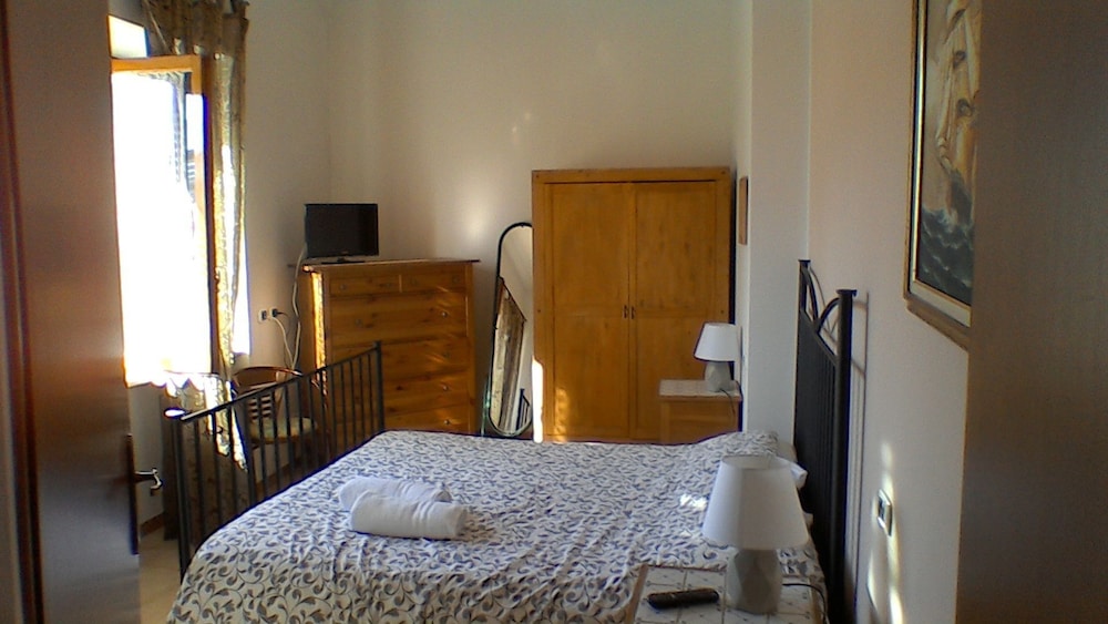 Basic Double Room, Mountain View photo 1