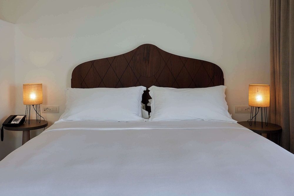 Queen Duplex Suite with Private Heated Pool and Hydromassage