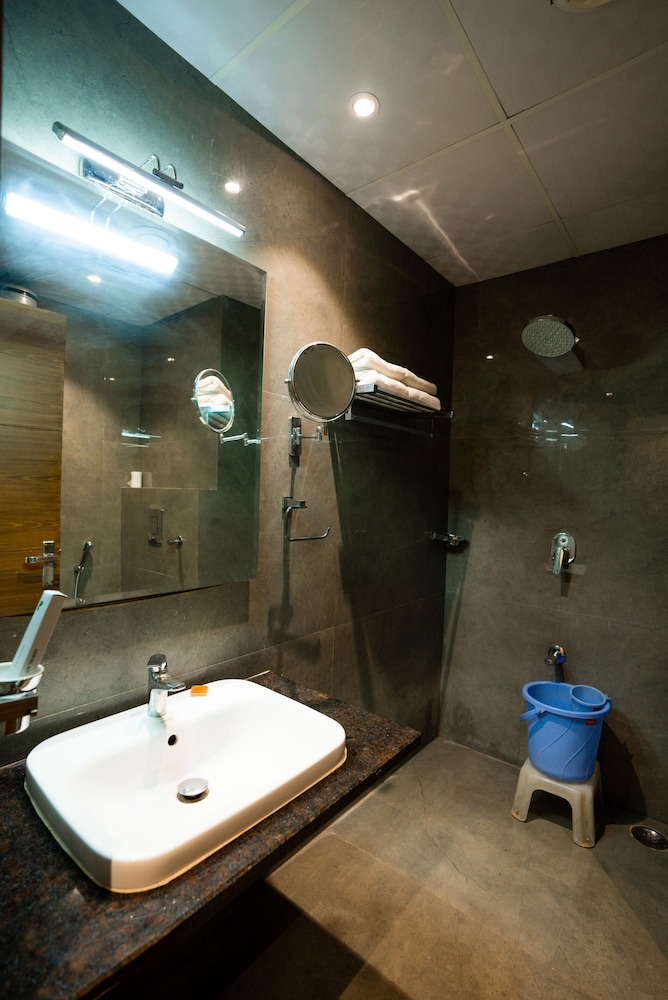 Super Deluxe Room - Photo 5