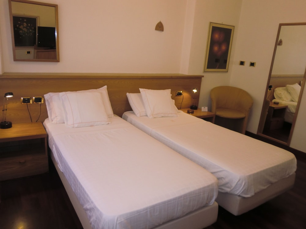 Twin Room, 2 Twin Beds, Non Smoking