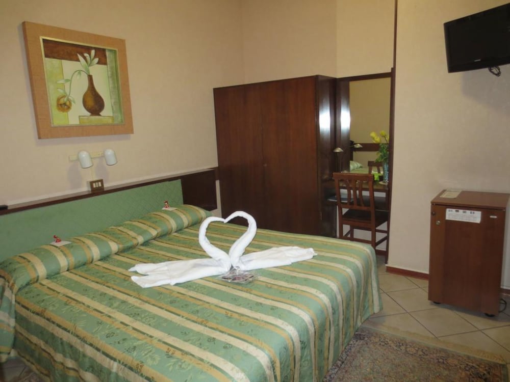 Double Room - Photo 2