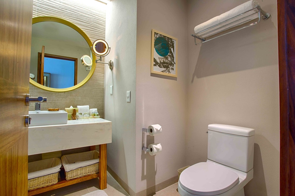 Room, 2 Double Beds, Ocean View - Photo 6