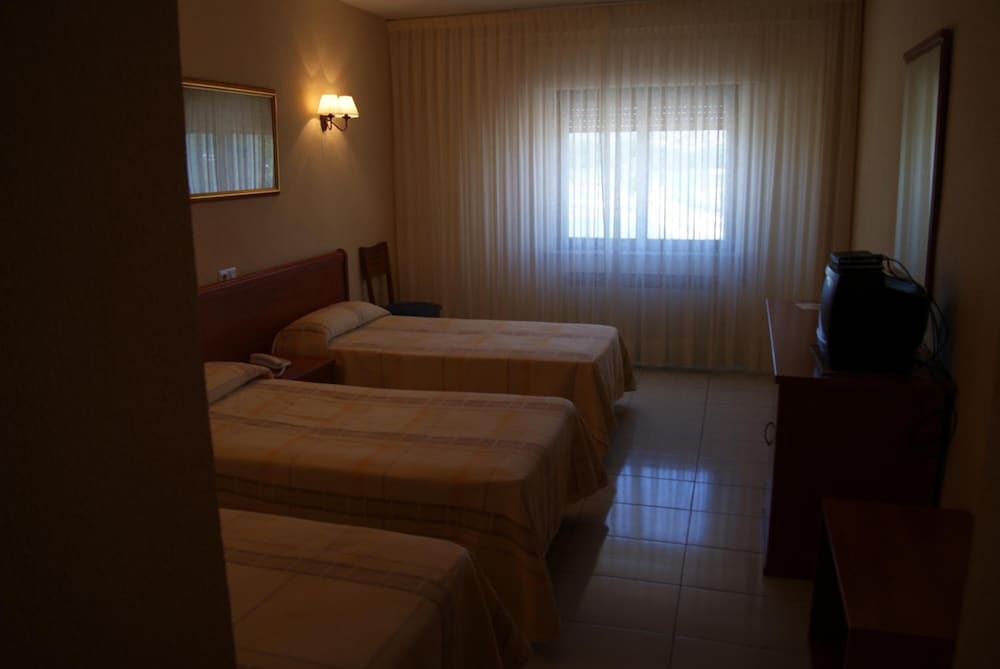 Standard Triple Room - Photo 1