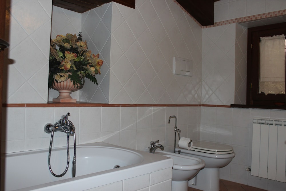 Basic Room photo 2