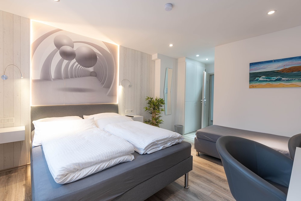 Standard Apartment, Private Bathroom, Park View (Zimmer 201) - Photo 1