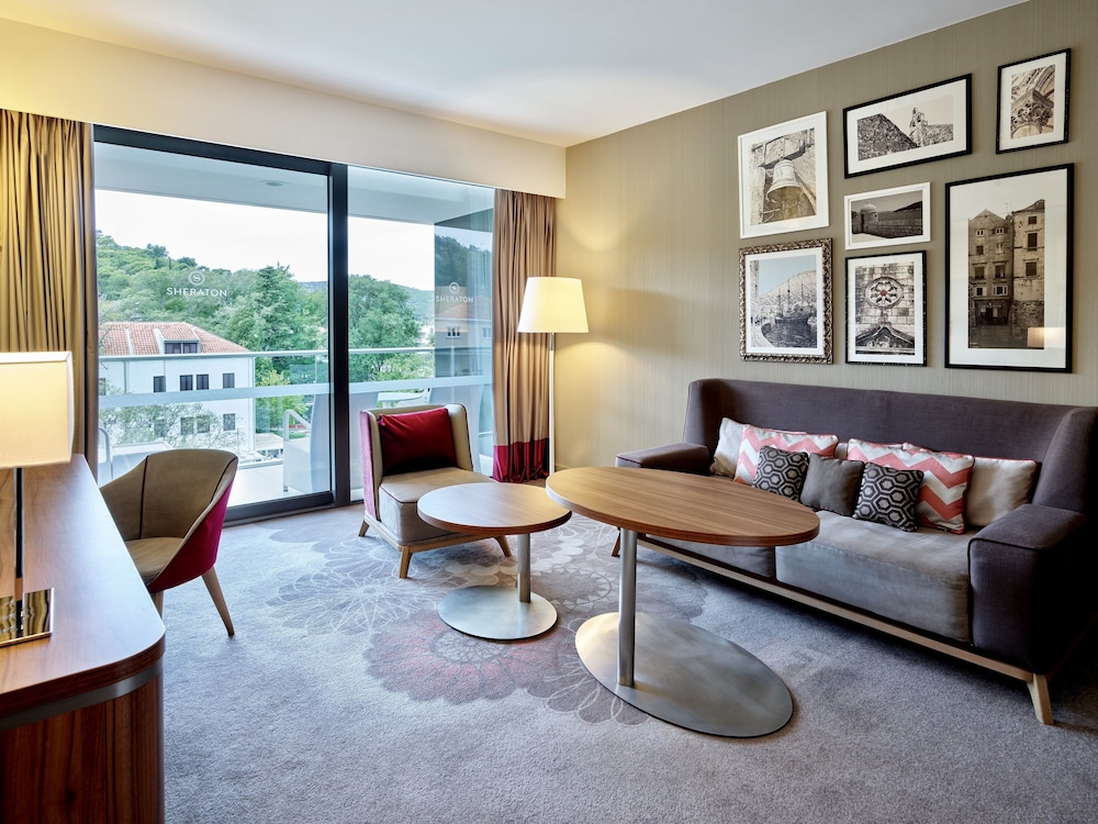 Classic Suite, 1 Bedroom, Courtyard View