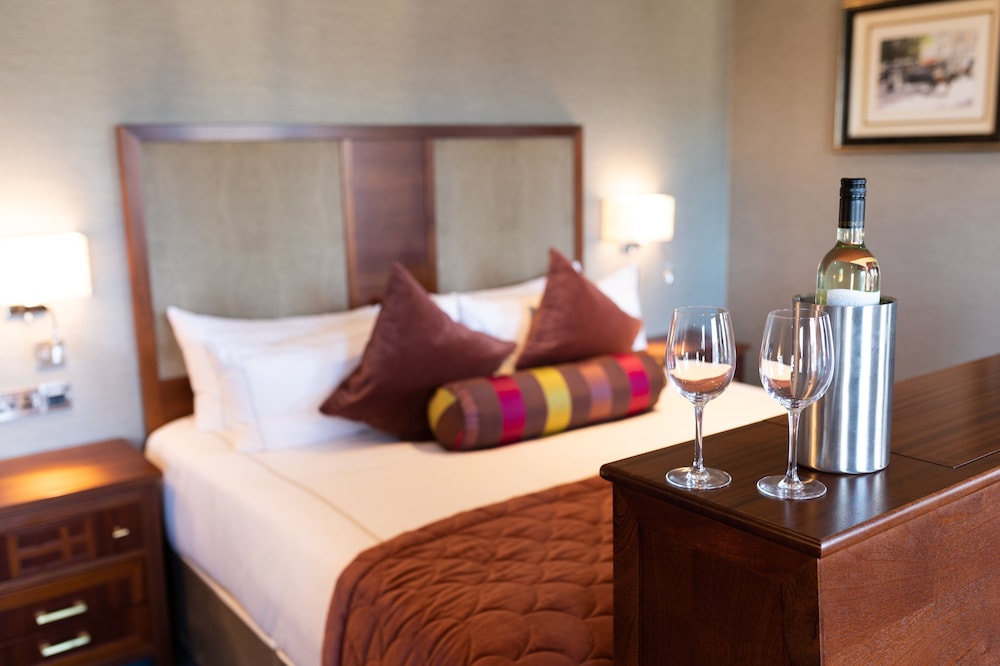 Superior Double Room, 1 King Bed, Non Smoking, Ensuite - Photo 4