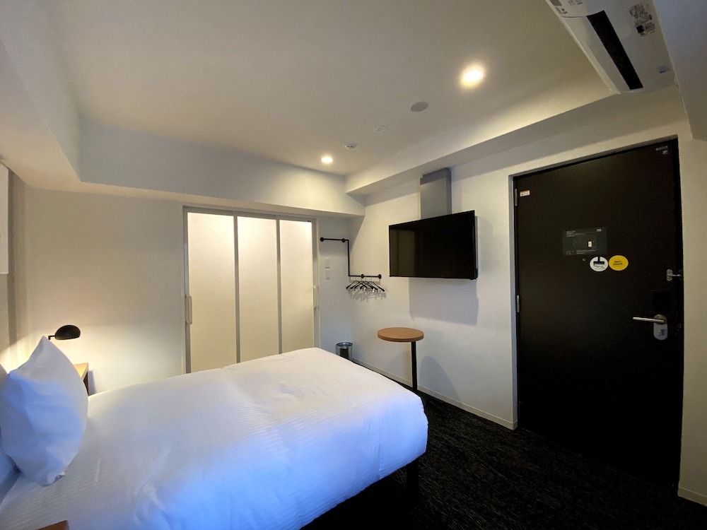 Universal Double Room, Non Smoking - Photo 4