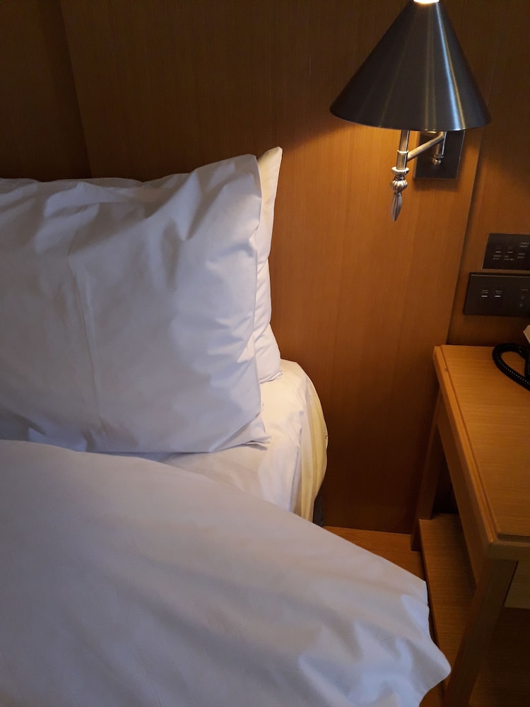 Triple Room (Breakfast for 1 per day / Sauna access for base pax) photo 3