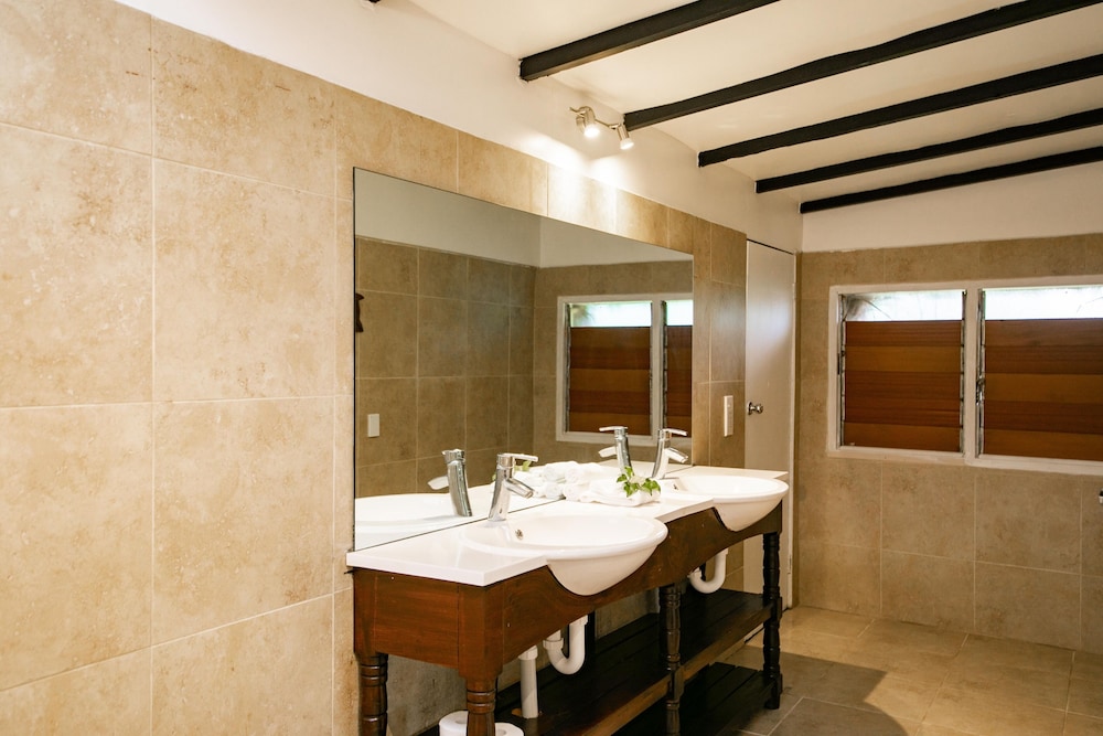 Deluxe Seaside Bure (children 2 Years Above)