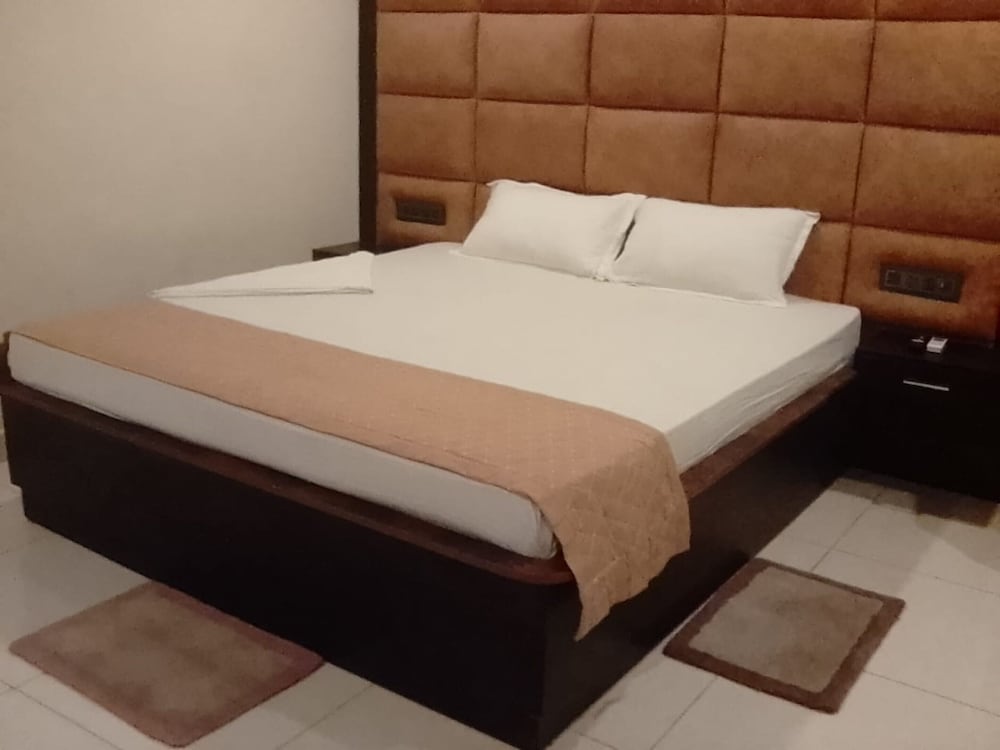 Deluxe Double Room, City View