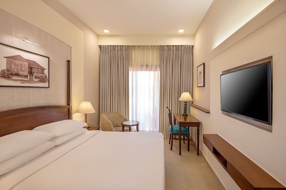 Superior Room, 1 King Bed, Balcony