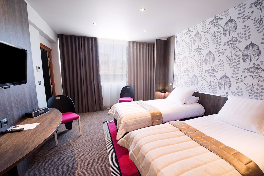 Executive Twin Room - Photo 8