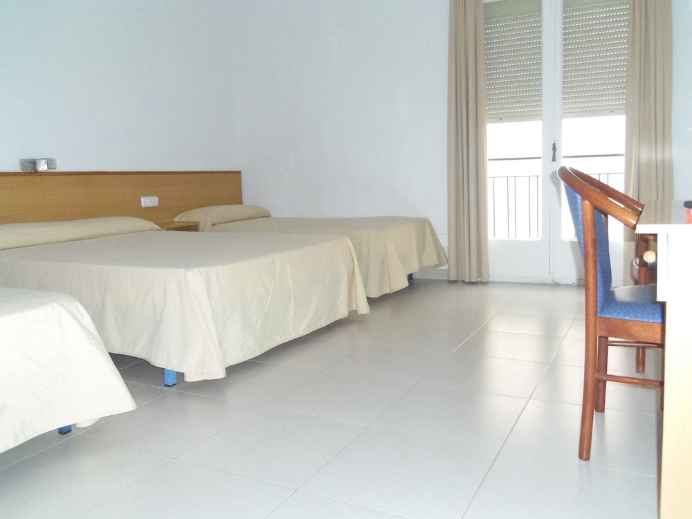 Standard Quadruple Room - Photo 2