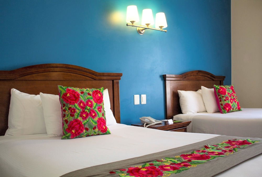Junior Suite, 2 Double Beds - Photo 2