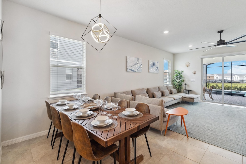 房屋 (Amazing 7/5 Vacation home at Windsor)
