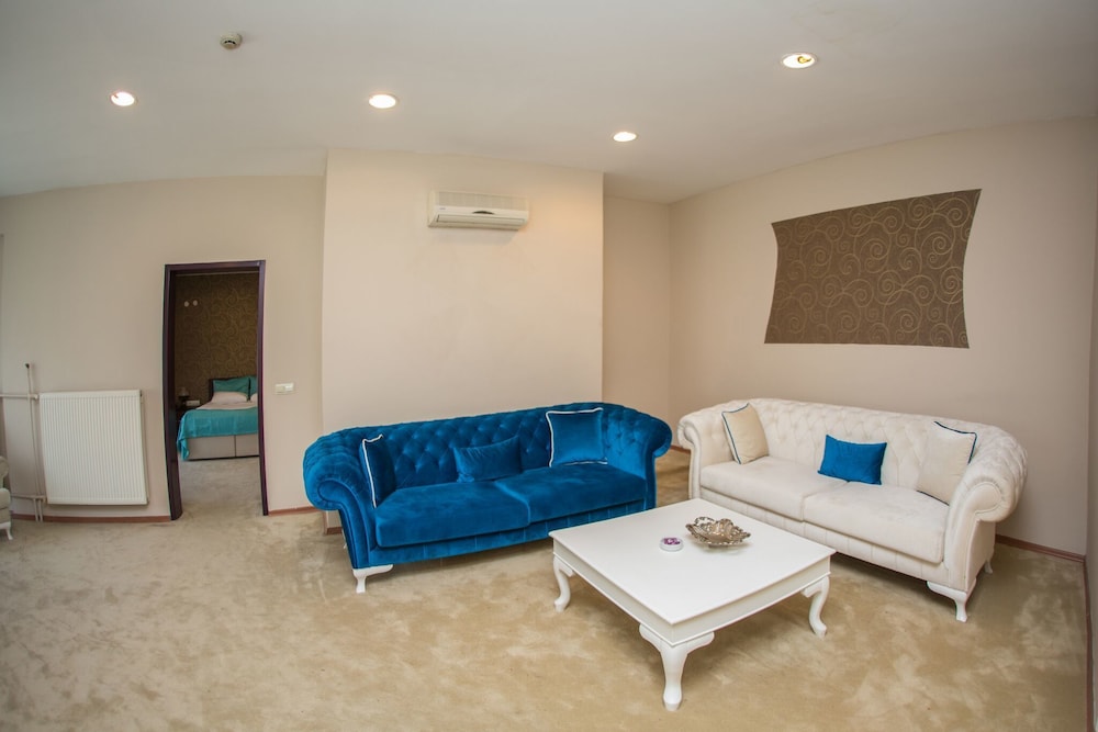 Suite photo 1
