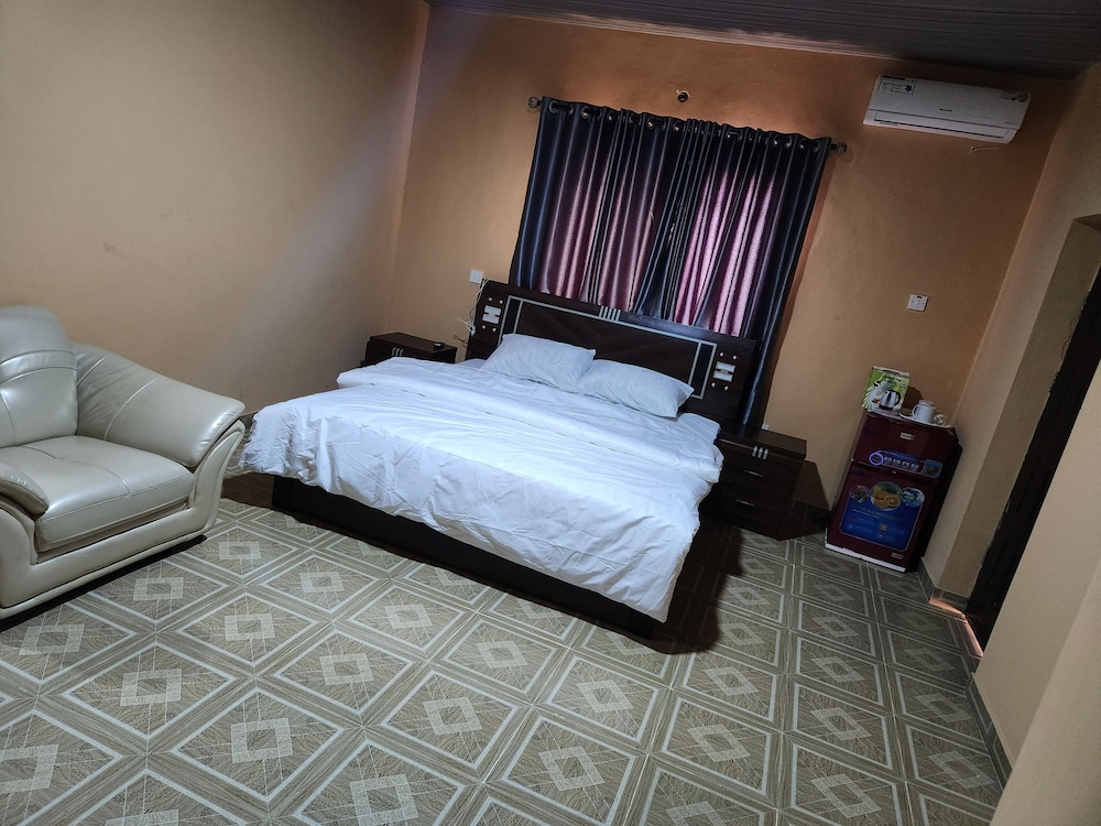 Deluxe Suite photo 2