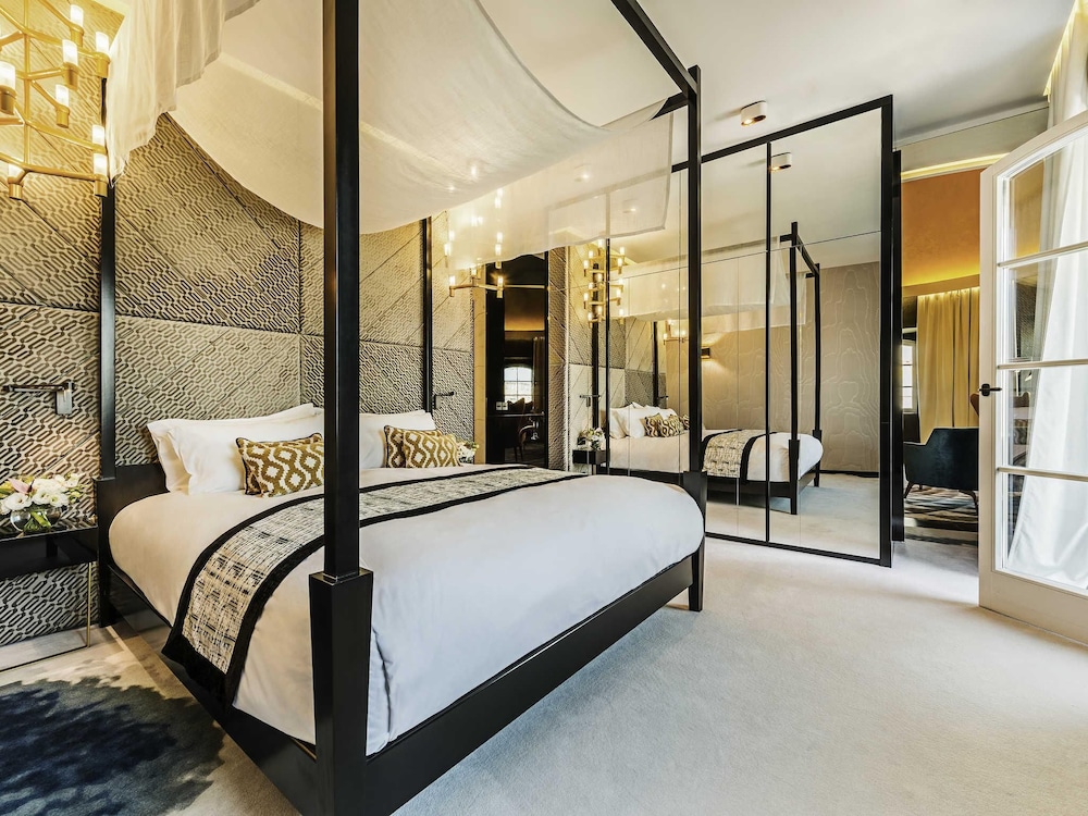 Suite, 1 King Bed, Balcony, City View photo 2