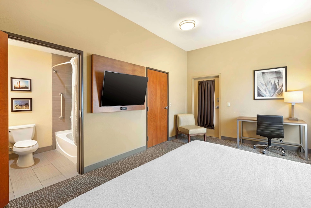 Suite, Multiple Beds, Accessible, Refrigerator & Microwave - Photo 5
