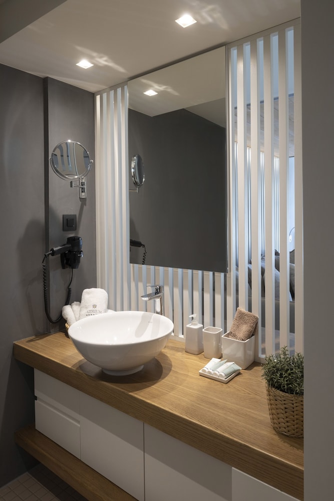 Superior Room, Jetted Tub, Garden Area - Photo 12